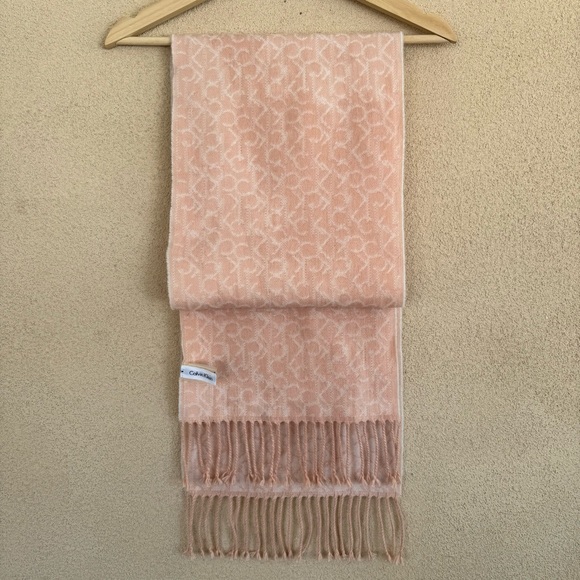 Calvin Klein Reversible Monogram Logo Blush/White Scarf - Picture 4 of 7